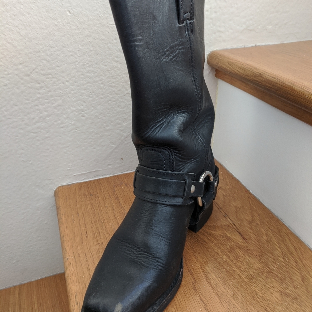 Frye - Picture 5 of 8